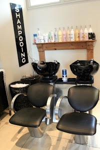 Me Mes Hairdressing Salon 323895 Image 4